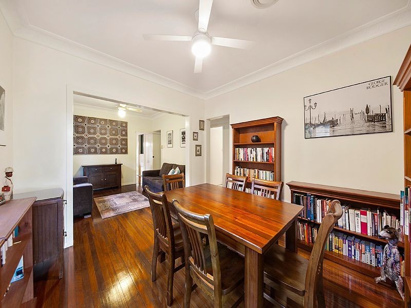 35 Burns Road, Toowong QLD 4066