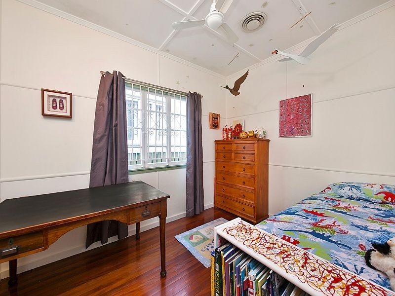 35 Burns Road, Toowong QLD 4066