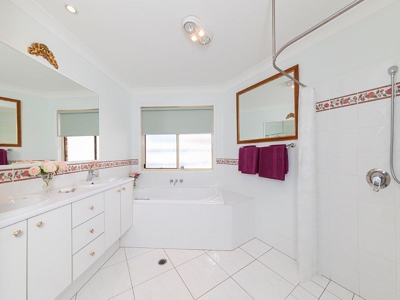 67 Grange Place, Moggill QLD 4070