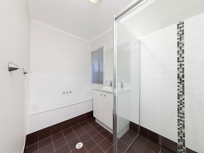 4 Zoe Place, Moggill QLD 4070