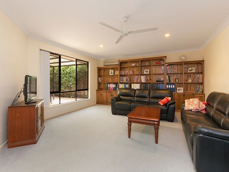 6 Cadaga Close, Bellbowrie QLD 4070