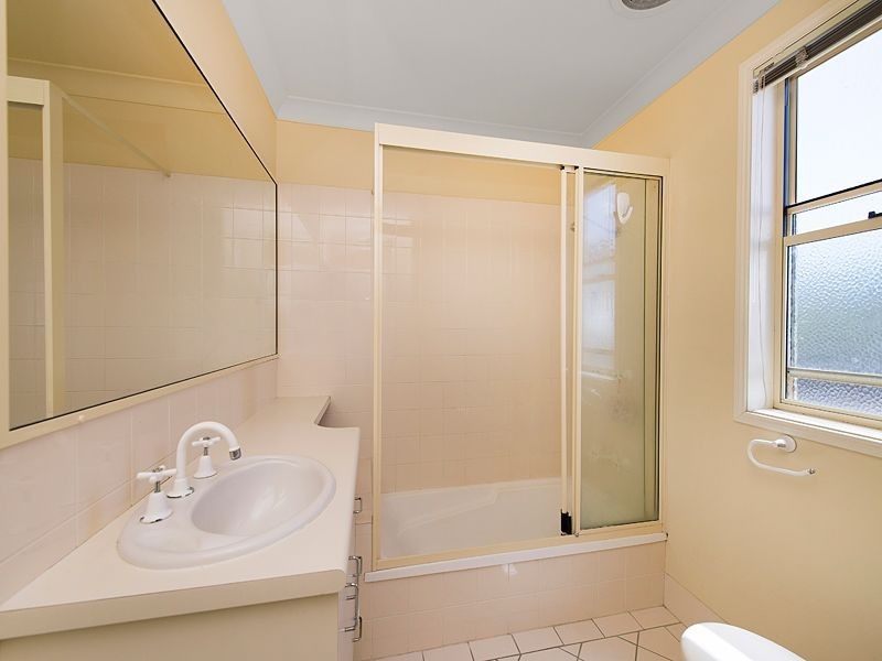 72 Gladstone Street, Indooroopilly QLD 4068