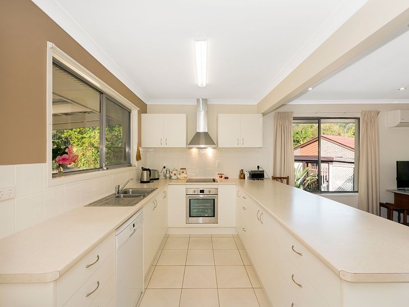 16 Conebush Crescent, Bellbowrie QLD 4070