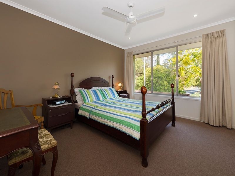 16 Conebush Crescent, Bellbowrie QLD 4070