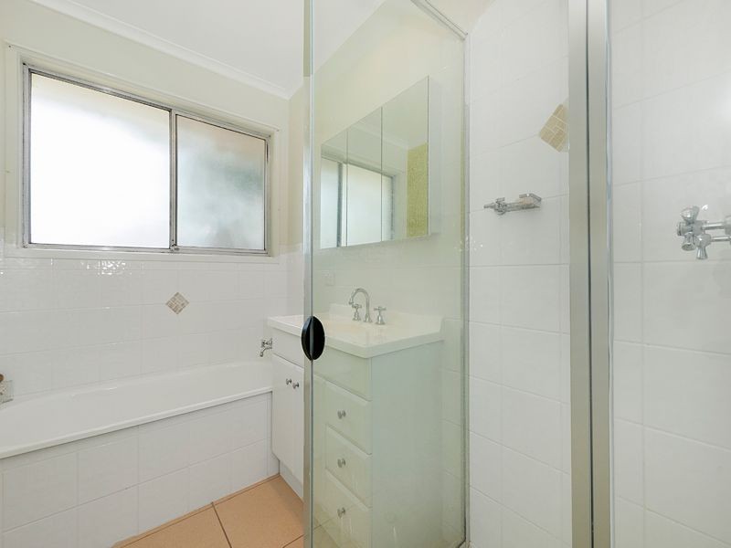 16 Conebush Crescent, Bellbowrie QLD 4070