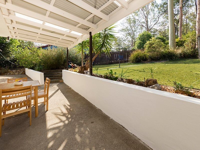 16 Conebush Crescent, Bellbowrie QLD 4070