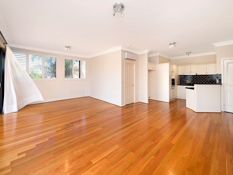 4/58 Sisley Street, St Lucia QLD 4067