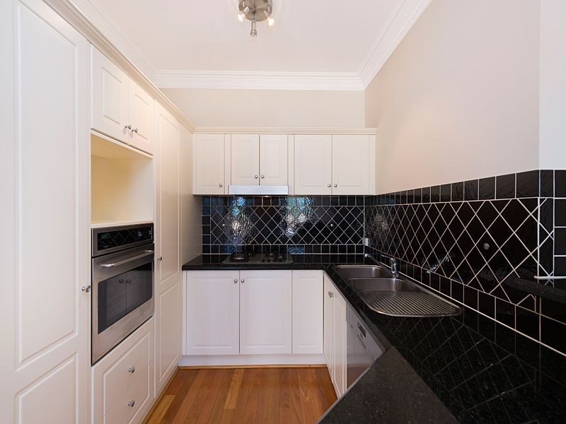 4/58 Sisley Street, St Lucia QLD 4067