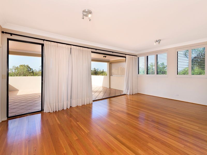 4/58 Sisley Street, St Lucia QLD 4067