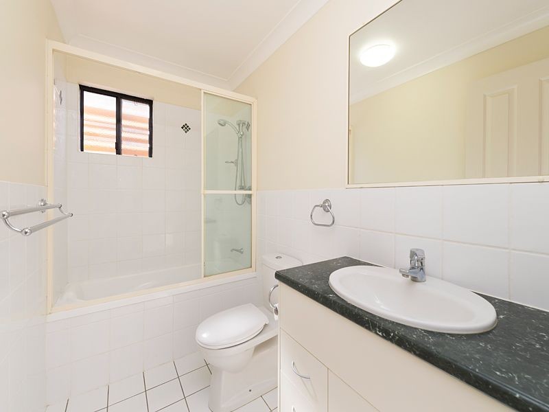 4/58 Sisley Street, St Lucia QLD 4067