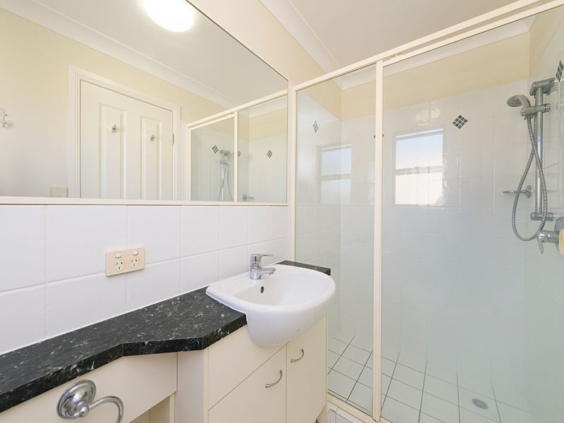 4/58 Sisley Street, St Lucia QLD 4067