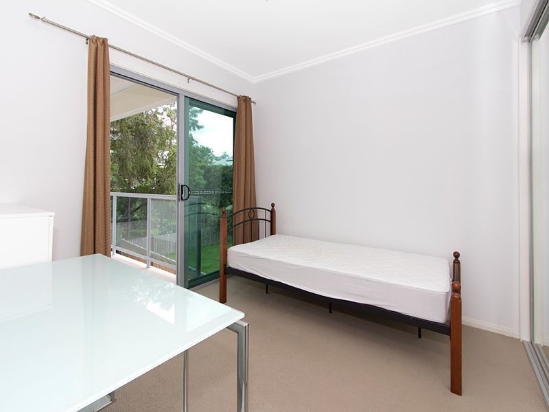 8/51 Lambert Road, Indooroopilly QLD 4068