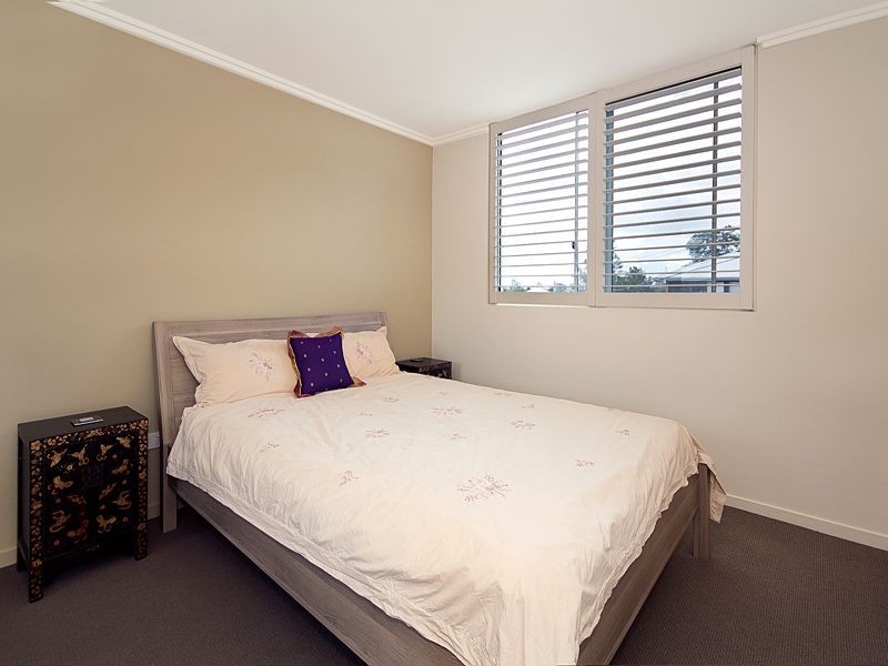 8/74 Dengate Lane, St Lucia QLD 4067