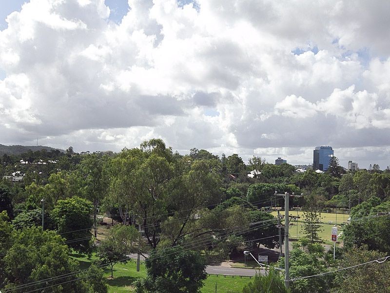 8/74 Dengate Lane, St Lucia QLD 4067