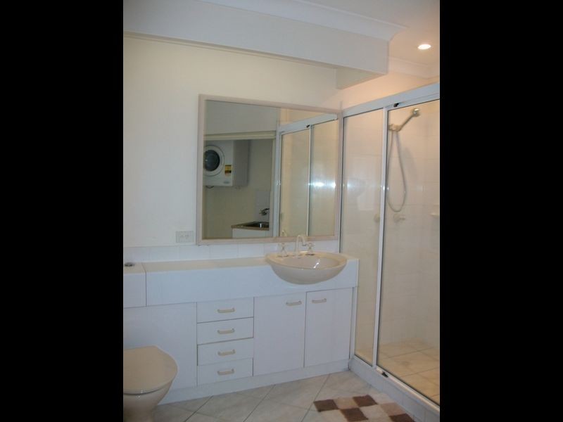 10/124 Sir Fred Schonell Drive, St Lucia QLD 4067