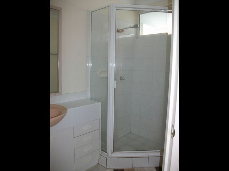 10/124 Sir Fred Schonell Drive, St Lucia QLD 4067