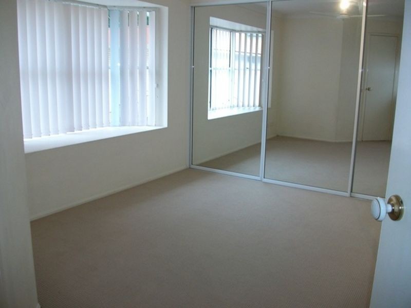 10/124 Sir Fred Schonell Drive, St Lucia QLD 4067