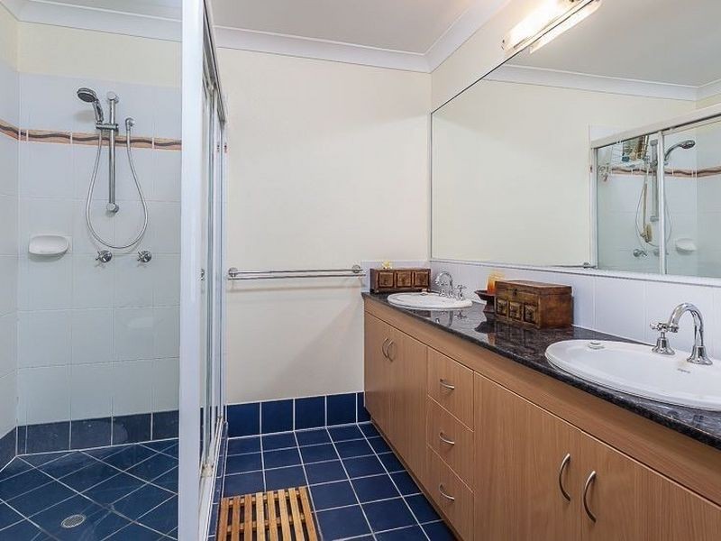 24 Arthur Terrace, Moggill QLD 4070