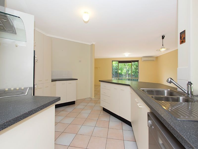 35 Campbell Crescent, Bellbowrie QLD 4070