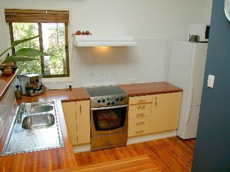 1 Kim Street, Chapel Hill QLD 4069