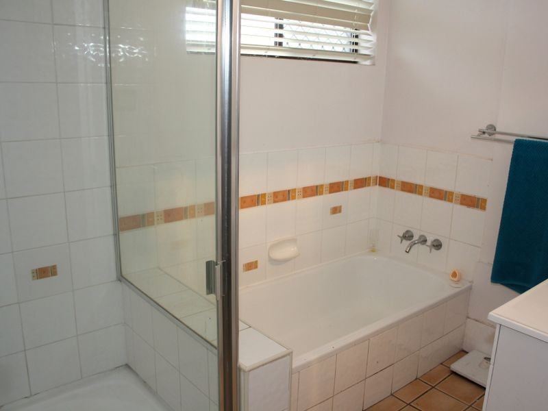 2/28 Bent Street, Toowong QLD 4066