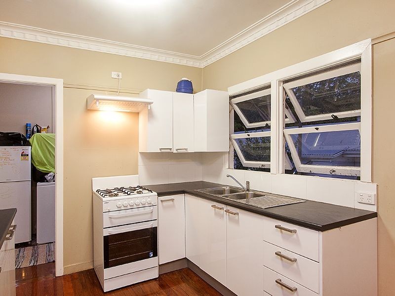 102 Ward Street, Indooroopilly QLD 4068