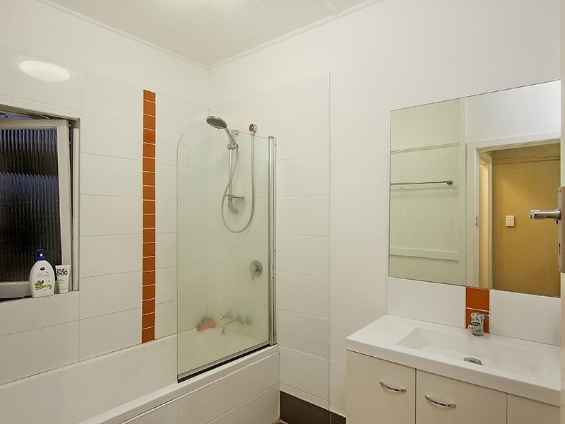 102 Ward Street, Indooroopilly QLD 4068