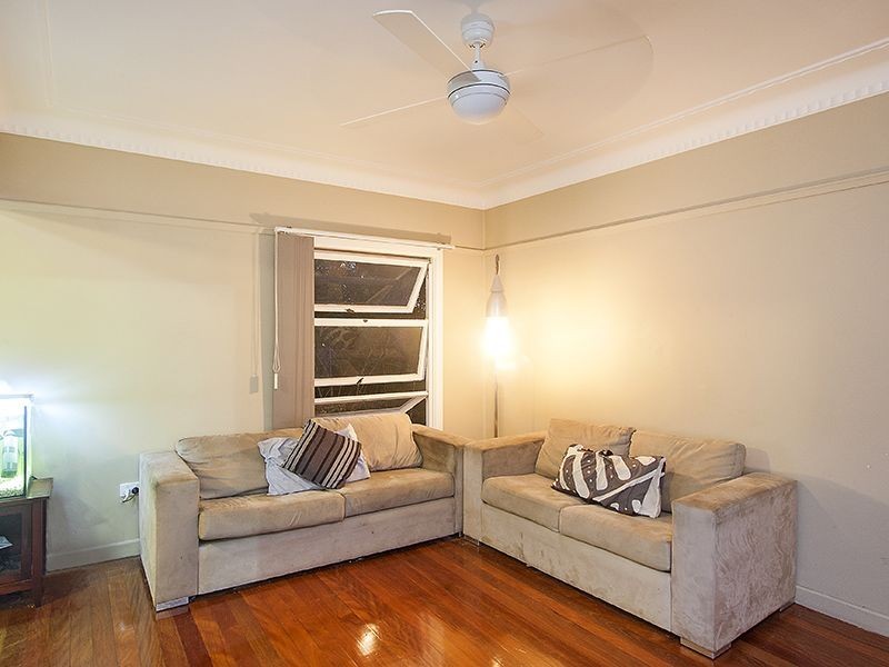 102 Ward Street, Indooroopilly QLD 4068