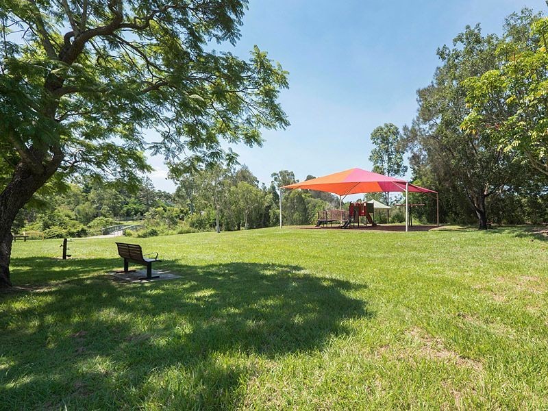 126 Borden Street, Sherwood QLD 4075