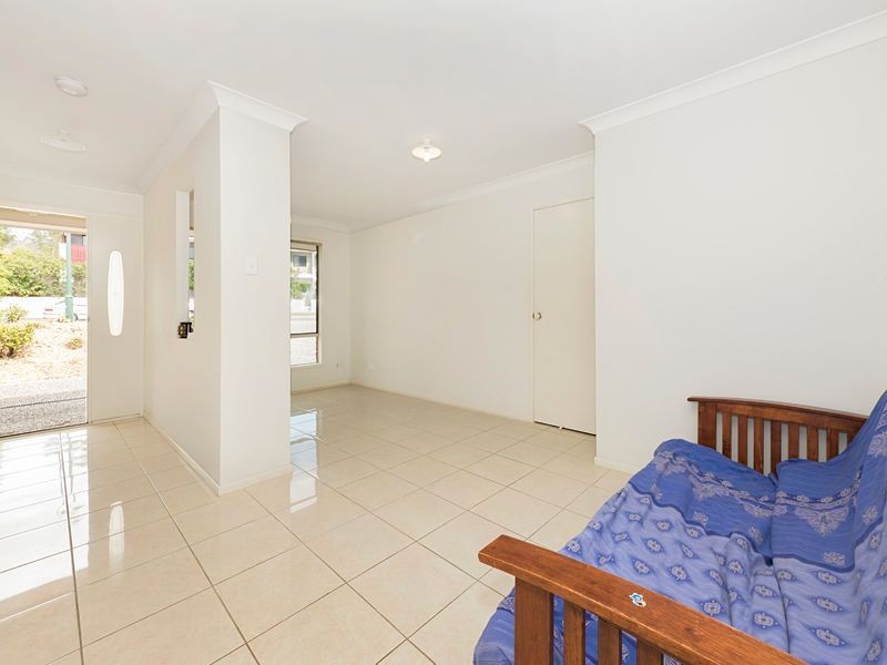 2/25 Golden Crest Place, Bellbowrie QLD 4070
