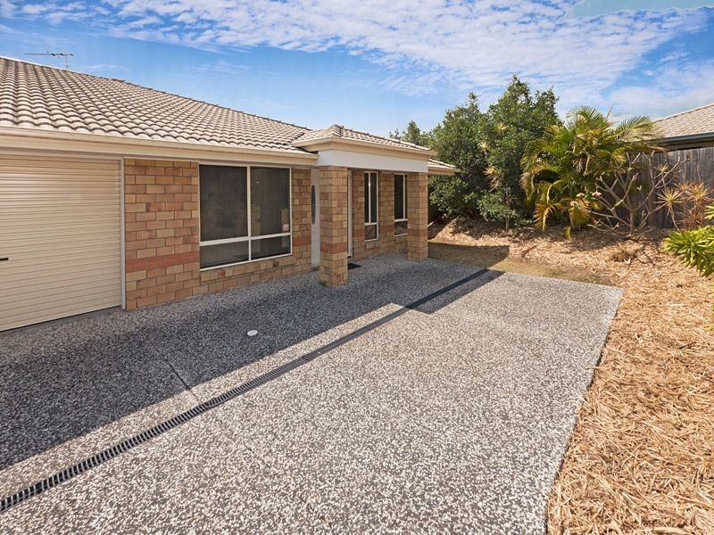2/25 Golden Crest Place, Bellbowrie QLD 4070