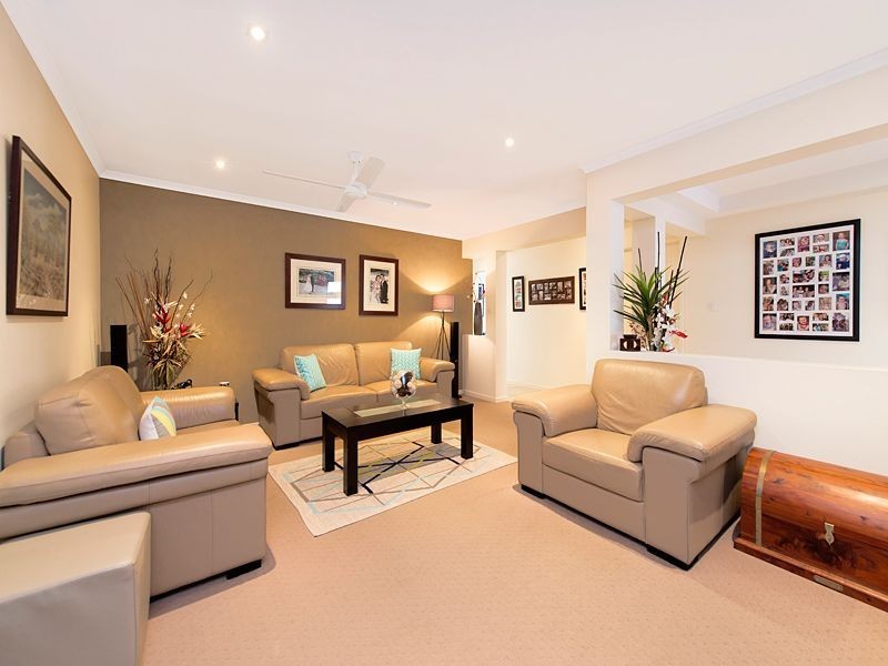 49 Westaway Crescent, Bellbowrie QLD 4070