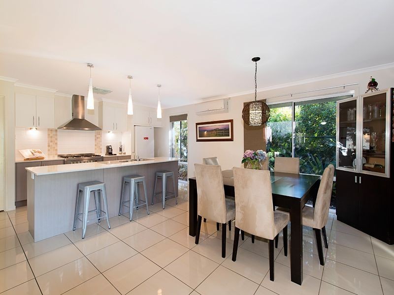 49 Westaway Crescent, Bellbowrie QLD 4070