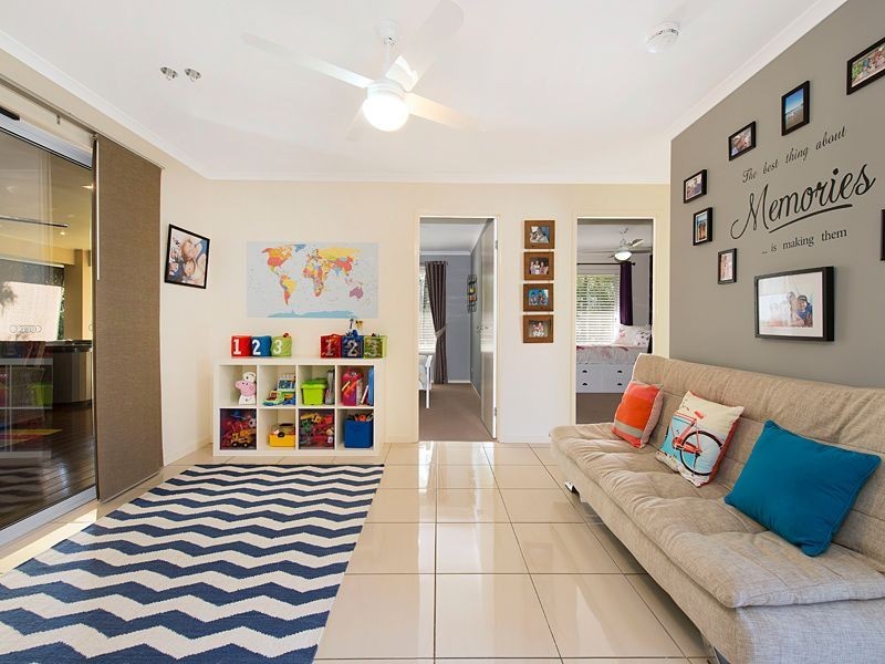 49 Westaway Crescent, Bellbowrie QLD 4070