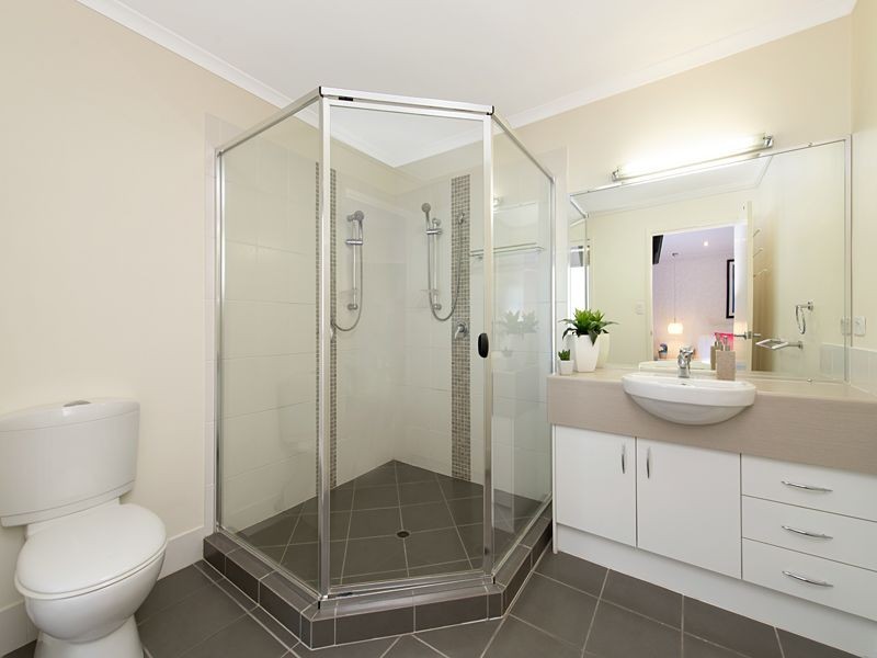 49 Westaway Crescent, Bellbowrie QLD 4070