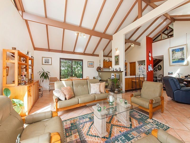 10 Hendos Place, Moggill QLD 4070