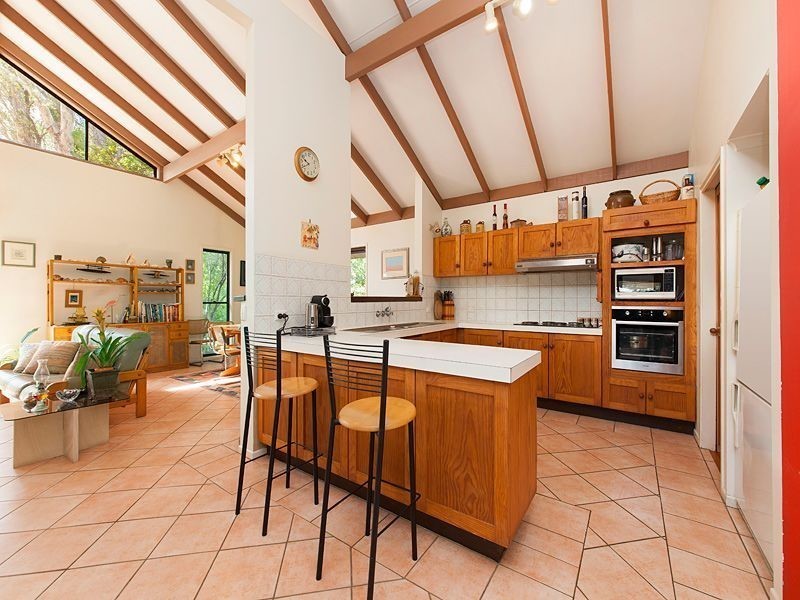 10 Hendos Place, Moggill QLD 4070