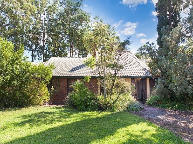 10 Hendos Place, Moggill QLD 4070