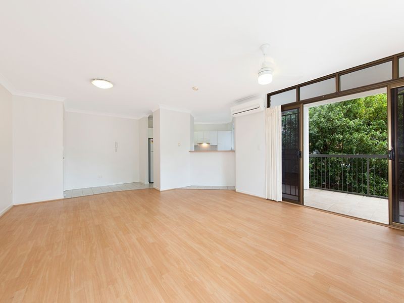 2/16 Foxton Street, Indooroopilly QLD 4068