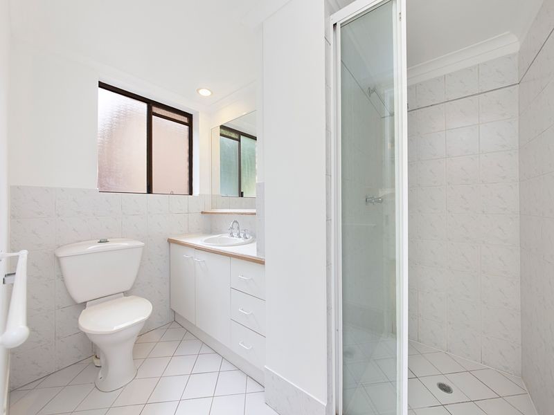 2/16 Foxton Street, Indooroopilly QLD 4068