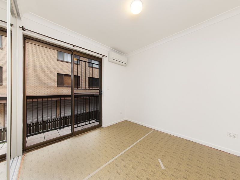 2/16 Foxton Street, Indooroopilly QLD 4068