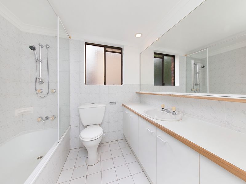 2/16 Foxton Street, Indooroopilly QLD 4068