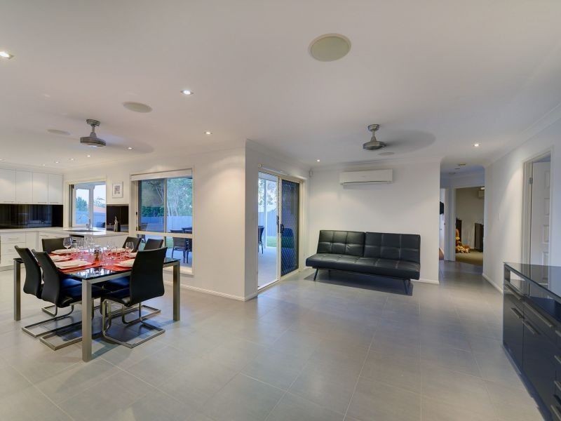 28 Mayfair Place, Moggill QLD 4070