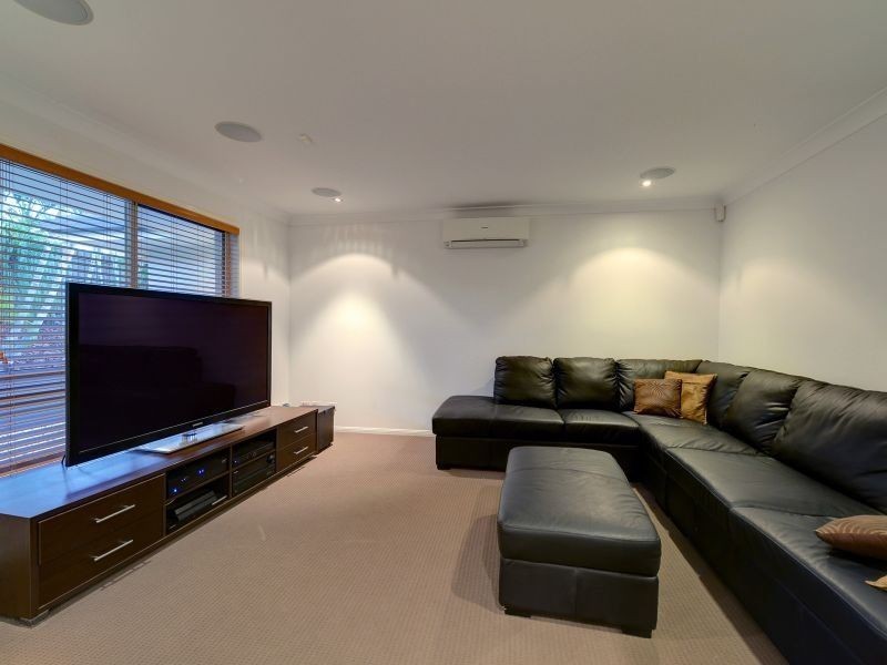 28 Mayfair Place, Moggill QLD 4070