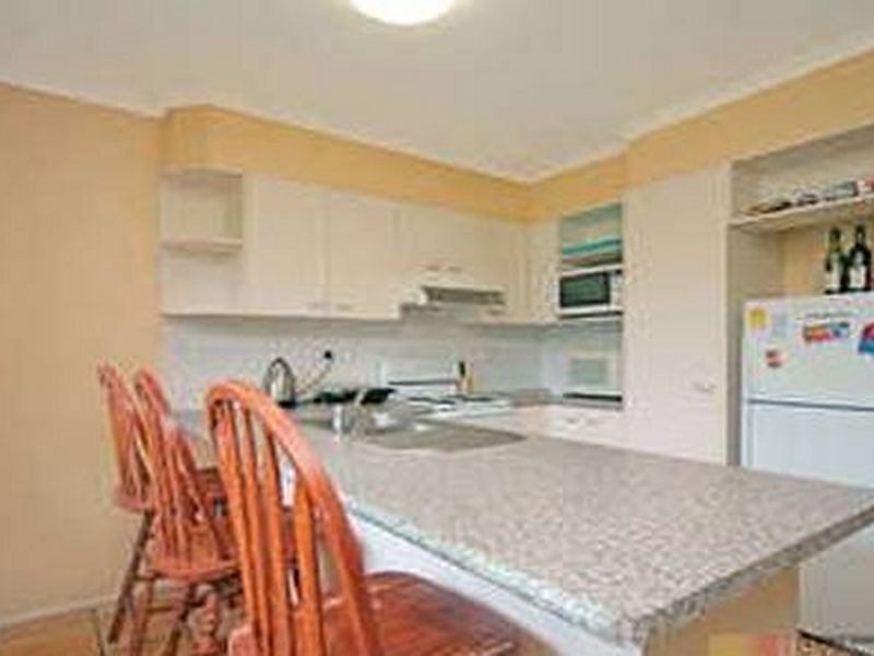 8/260 Sir Fred Schonell Drive, St Lucia QLD 4067