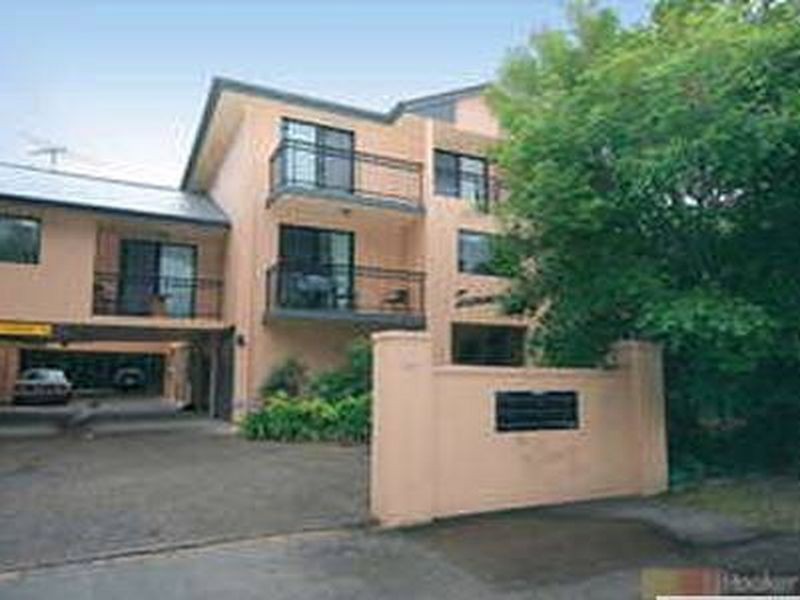 8/260 Sir Fred Schonell Drive, St Lucia QLD 4067