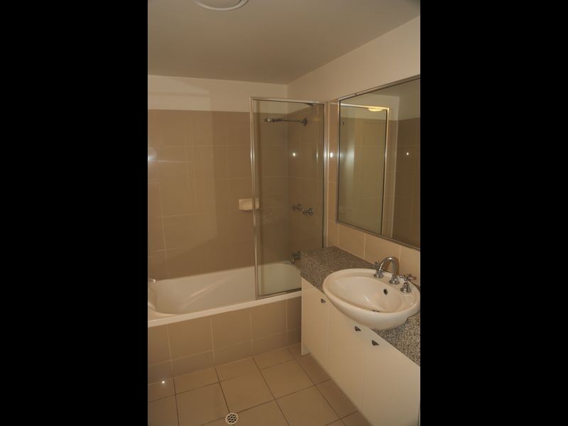 19/36 Holland Street, Toowong QLD 4066