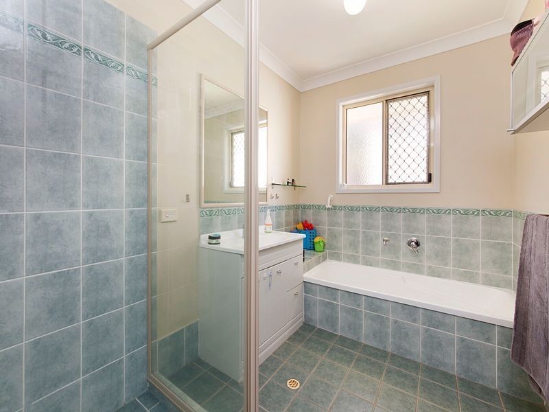 42 Vakuta Street, Fig Tree Pocket QLD 4069