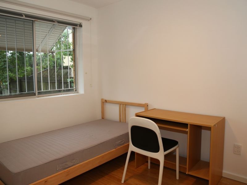 2/37 Sisley Street, St Lucia QLD 4067