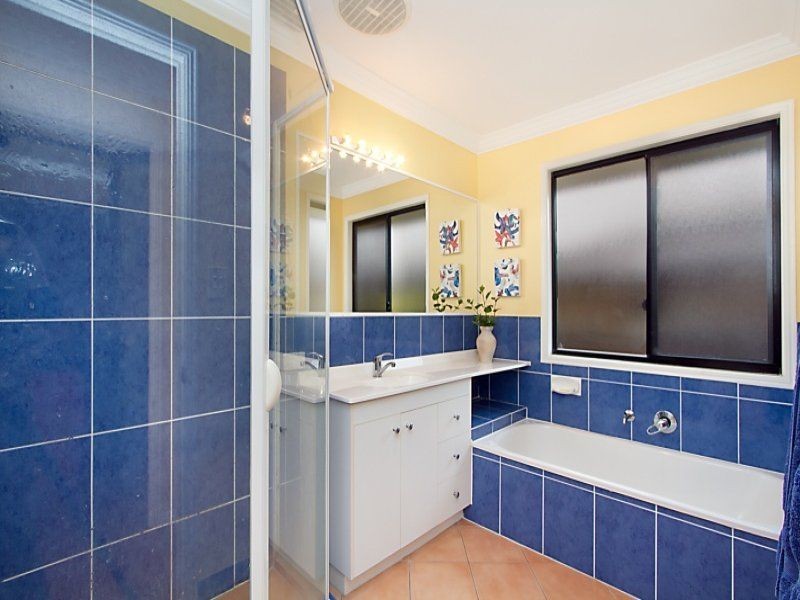 24 Scandia Street, Kenmore QLD 4069